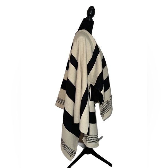 YSL Boho Poncho - Picture 5 of 7